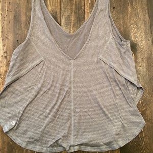 lululemon tank size 6 with bra snaps
